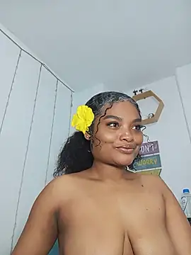 Snapshot of gianna_smith chatting on 06-30-26, 04:24 gianna smith online show from 06-30-26, 04:24