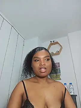 Snapshot of gianna_smith chatting on 07-10-26, 10:40 gianna smith online show from 07-10-26, 10:40