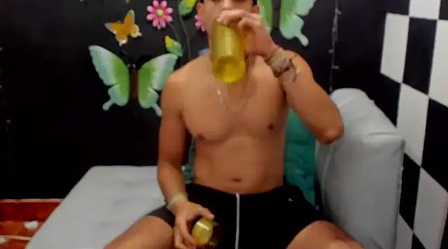 MikeRose94 online show from 02-11-25, 08:52