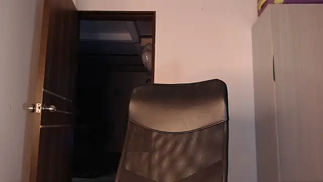 mistressbigcock777 online show from 12-05-25, 04:43