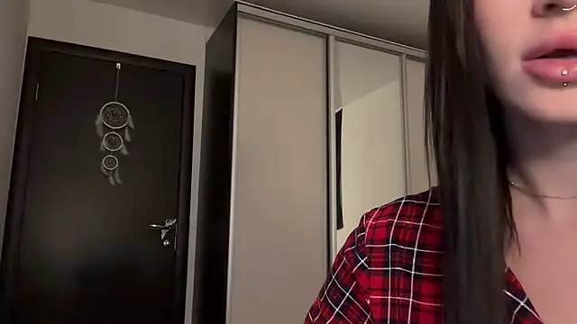 ur molly online show from 10-20-25, 01:33