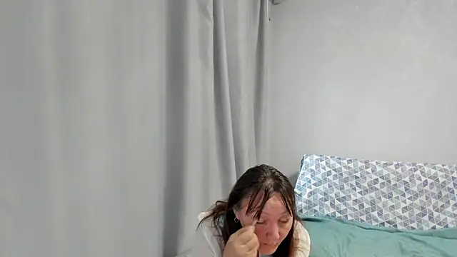 elis gabbi online show from 10-31-25, 01:17