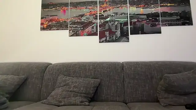 Snapshot of EmilyWi_ chatting on 02-18-25, 01:10 EmilyWi online show from 02-18-25, 01:10