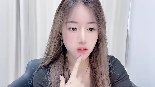 chloe-01 online show from 12-08-24, 04:25