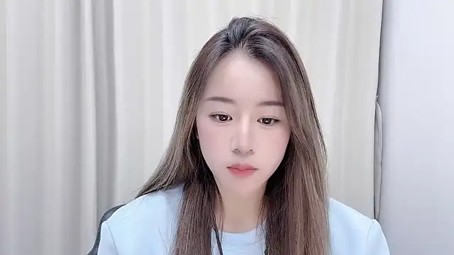 chloe-01 online show from 12-29-24, 12:23