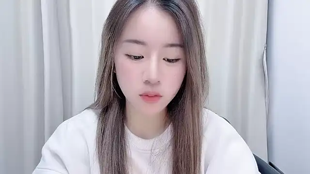 chloe-01 online show from 01-24-25, 12:52