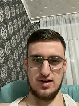 Snapshot of GrahamSouth chatting on 12-29-24, 03:57 GrahamSouth online show from 12-29-24, 03:57