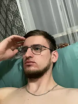 Snapshot of GrahamSouth chatting on 01-15-25, 03:29 GrahamSouth online show from 01-15-25, 03:29