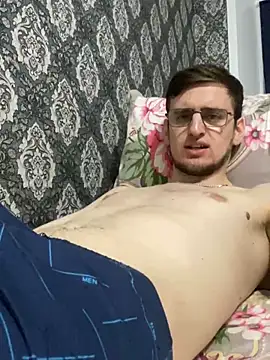 Snapshot of GrahamSouth chatting on 01-31-25, 12:51 GrahamSouth online show from 01-31-25, 12:51