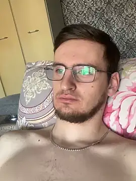 Snapshot of GrahamSouth chatting on 02-07-25, 04:27 GrahamSouth online show from 02-07-25, 04:27