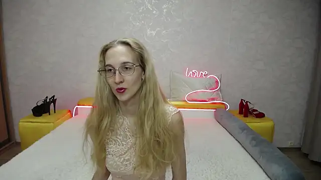 KlaryBrait online show from 11-21-25, 09:30