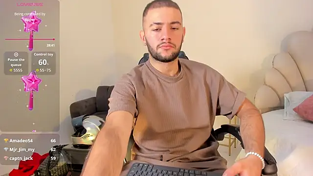 MaximusDick1  online show from 07-12-26, 11:56