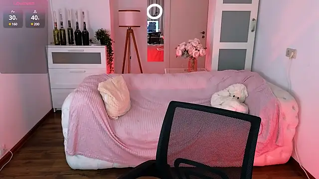 Snapshot of mei_honey_ chatting on 12-25-24, 05:37 mei honey online show from 12-25-24, 05:37