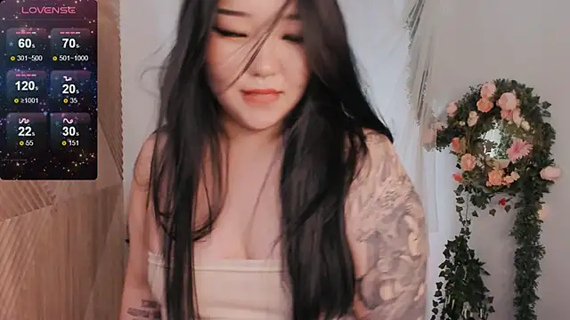 Snapshot of mei_honey_ chatting on 02-21-25, 05:09 mei honey online show from 02-21-25, 05:09