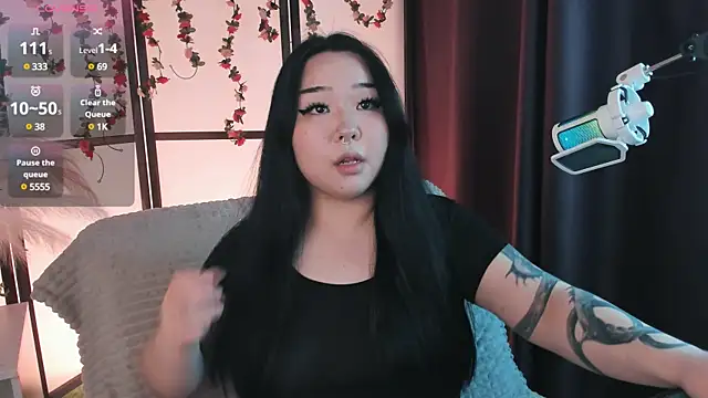 Snapshot of mei_honey_ chatting on 03-15-25, 02:01 mei honey online show from 03-15-25, 02:01