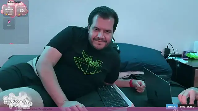 Snapshot of bearcloudcomputa chatting on 12-21-25, 11:56 bearcloudcomputa online show from 12-21-25, 11:56