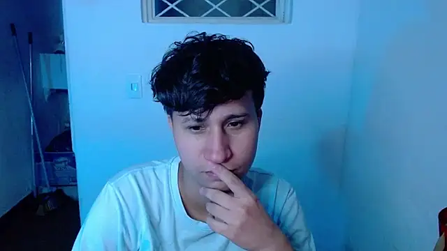 Snapshot of Im_Milan_Rs chatting on 06-21-26, 02:47 Im Milan Rs online show from 06-21-26, 02:47