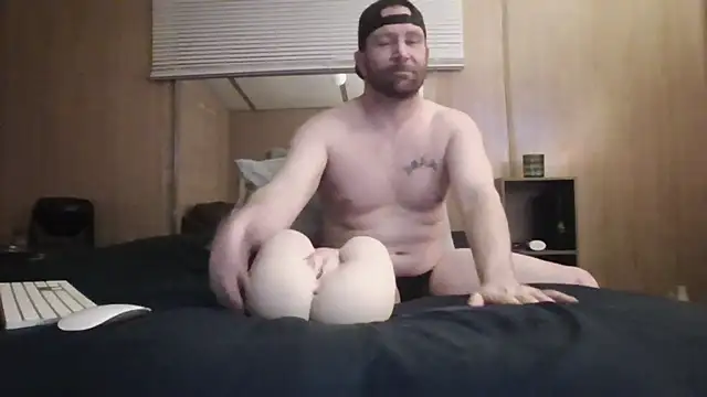 Snapshot of Edward_LongCock chatting on 05-03-26, 04:29 Edward LongCock online show from 05-03-26, 04:29