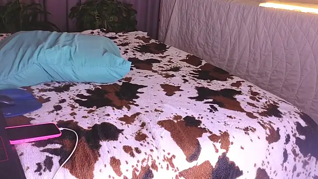 missnew2 online show from 11-08-25, 05:40