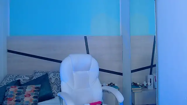 Snapshot of violeta_leon chatting on 01-08-25, 03:08 violeta leon online show from 01-08-25, 03:08