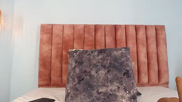 Snapshot of violeta_leon chatting on 02-20-26, 06:26 violeta leon online show from 02-20-26, 06:26