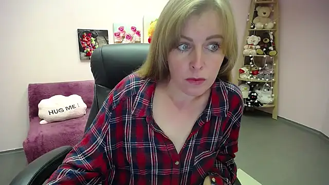 Snapshot of Hot_Milady chatting on 09-26-25, 07:01 Hot Milady online show from 09-26-25, 07:01