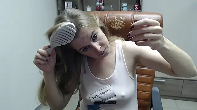 Hot Milady online show from 11-20-25, 08:14