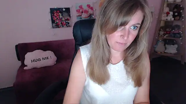 Snapshot of Hot_Milady chatting on 07-27-26, 07:15 Hot Milady online show from 07-27-26, 07:15