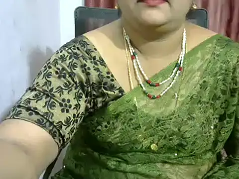 Snapshot of Naughty_Nityaa chatting on 01-15-25, 07:15 Naughty Nityaa online show from 01-15-25, 07:15