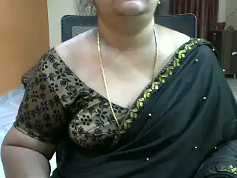 Snapshot of Naughty_Nityaa chatting on 02-10-25, 01:46 Naughty Nityaa online show from 02-10-25, 01:46