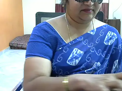 Snapshot of Naughty_Nityaa chatting on 02-10-25, 03:21 Naughty Nityaa online show from 02-10-25, 03:21