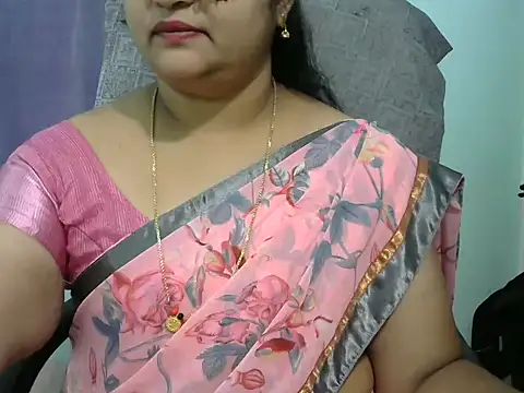 Snapshot of Naughty_Nityaa chatting on 03-06-25, 06:41 Naughty Nityaa online show from 03-06-25, 06:41