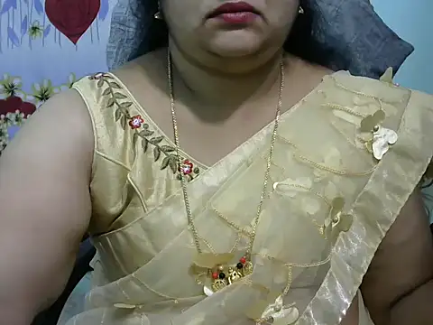 Snapshot of Naughty_Nityaa chatting on 03-07-25, 04:44 Naughty Nityaa online show from 03-07-25, 04:44