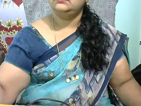 Snapshot of Naughty_Nityaa chatting on 03-08-25, 05:49 Naughty Nityaa online show from 03-08-25, 05:49