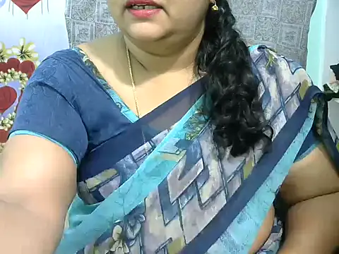 Snapshot of Naughty_Nityaa chatting on 03-08-25, 02:19 Naughty Nityaa online show from 03-08-25, 02:19