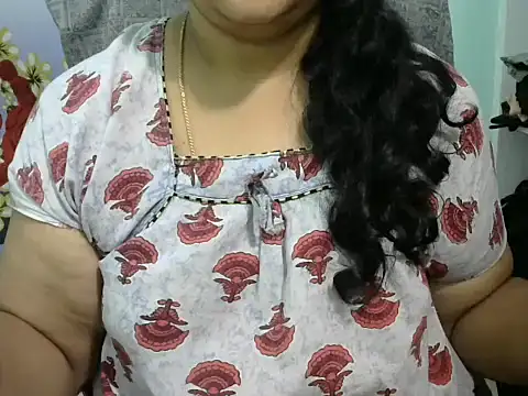 Snapshot of Naughty_Nityaa chatting on 03-10-25, 08:23 Naughty Nityaa online show from 03-10-25, 08:23