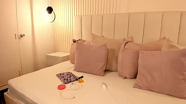 gabby london online show from 06-22-26, 11:29