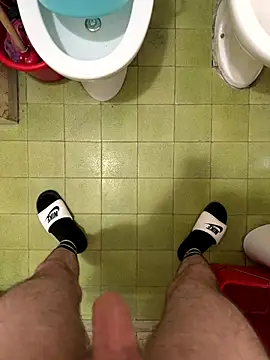 Snapshot of Miky_21 chatting on 09-17-25, 05:20 Miky 21 online show from 09-17-25, 05:20