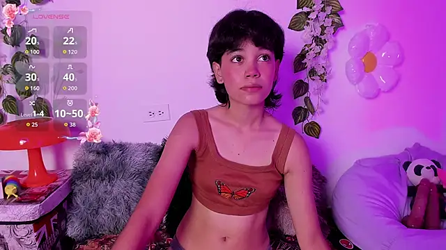 Snapshot of fernanda_indie chatting on 11-04-25, 10:09 fernanda indie online show from 11-04-25, 10:09