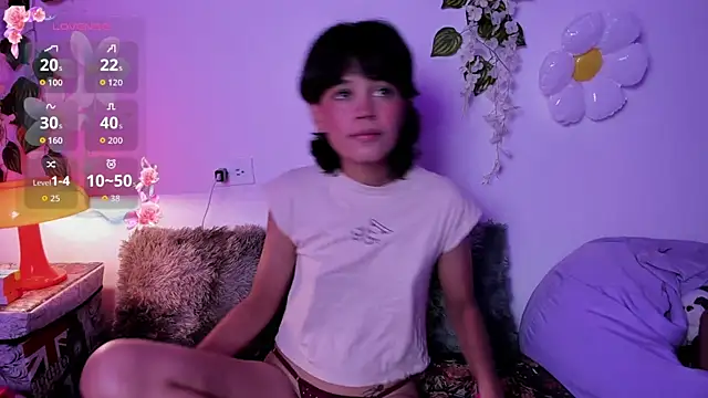 Snapshot of fernanda_indie chatting on 11-15-25, 11:32 fernanda indie online show from 11-15-25, 11:32