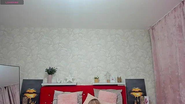 Snapshot of KattyPeachX chatting on 04-30-26, 01:12 KattyPeachX online show from 04-30-26, 01:12