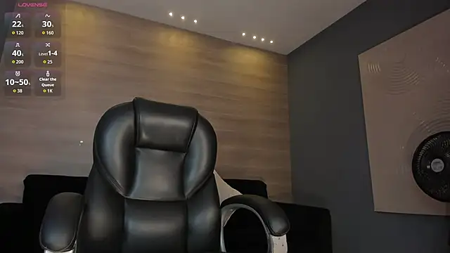 Snapshot of ValeriaRoldanX chatting on 04-23-26, 12:29 ValeriaRoldanX online show from 04-23-26, 12:29