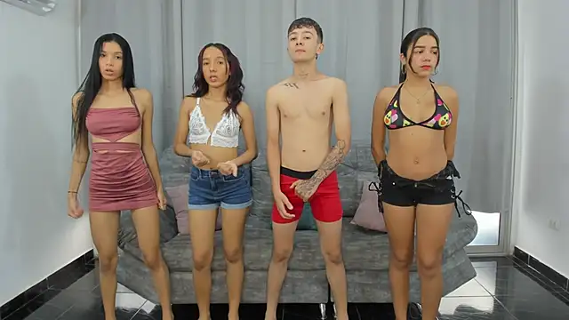 Snapshot of twinss_sexxx chatting on 01-09-25, 08:22 twinss sexxx online show from 01-09-25, 08:22