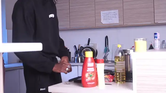 MacTroy online show from 10-07-25, 03:31