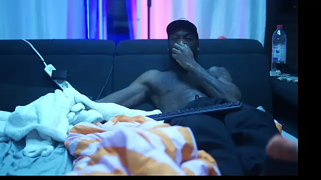 MacTroy online show from 10-13-25, 08:31