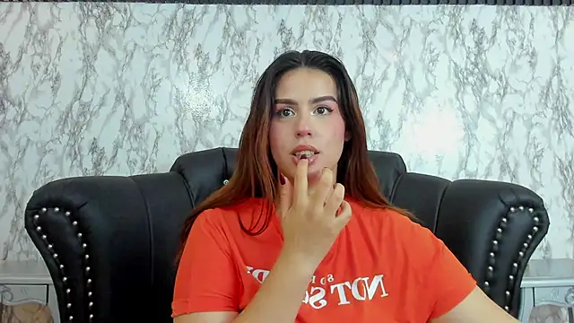 Snapshot of Miamontoya chatting on 01-21-25, 08:54 Miamontoya online show from 01-21-25, 08:54