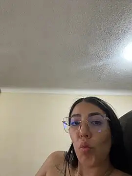 Snapshot of StaceyJones1 chatting on 11-05-25, 02:11 StaceyJones1 online show from 11-05-25, 02:11