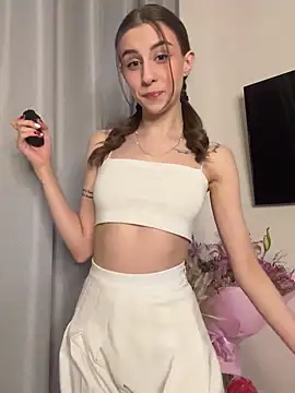 Snapshot of HellPeach chatting on 02-06-25, 05:19 HellPeach online show from 02-06-25, 05:19