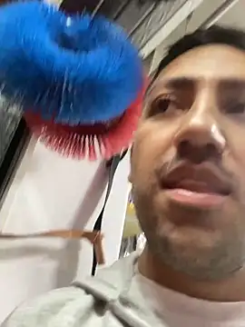 JuanZapata33 online show from 10-22-25, 11:04