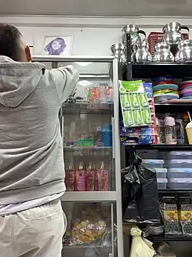 JuanZapata33 online show from 12-22-25, 08:06